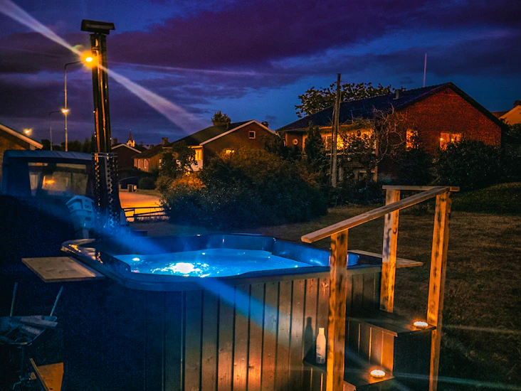 Badtunna med jacuzzi funktion–leverans till din dörr