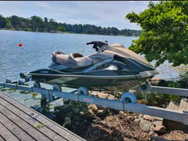 Vatten skoter uthyrning kawasaki och yamaha