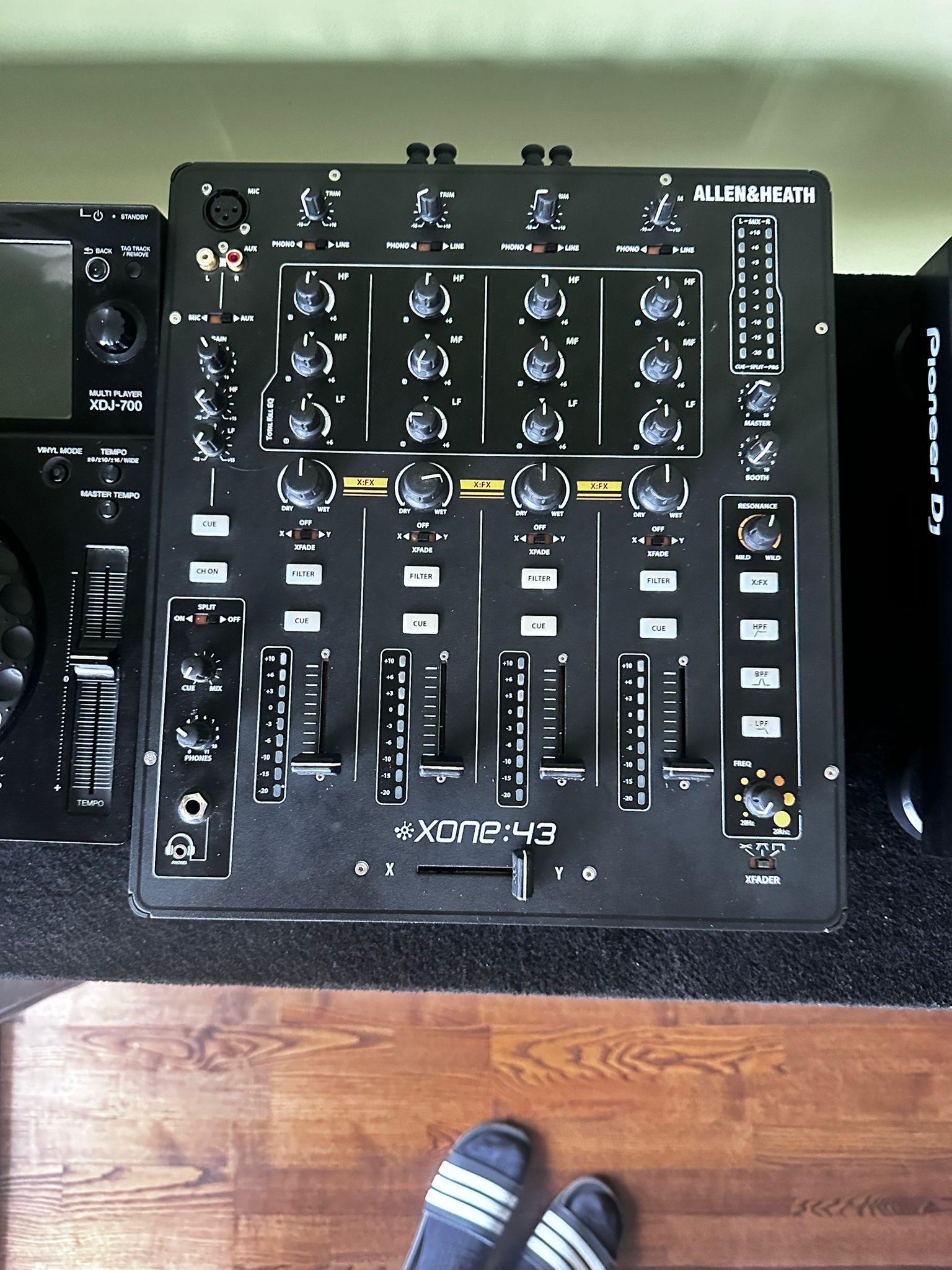 Set of xdj-750 xone43