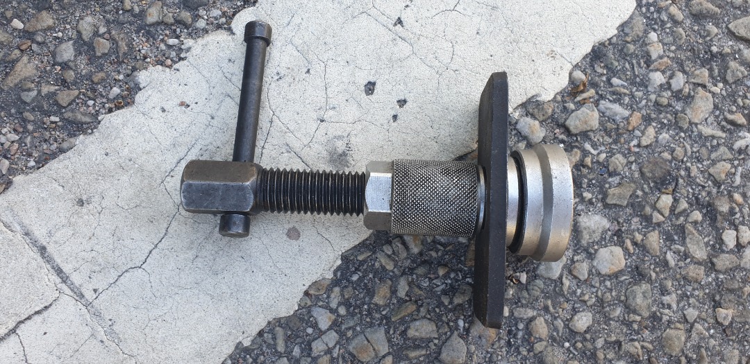 Dra tillbals kolv på bromsoket