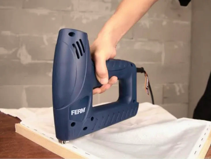 Stiftepistol til finsnekeing