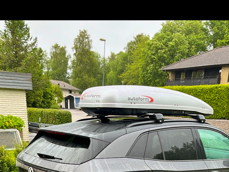 Takbox med takräcke uthyres