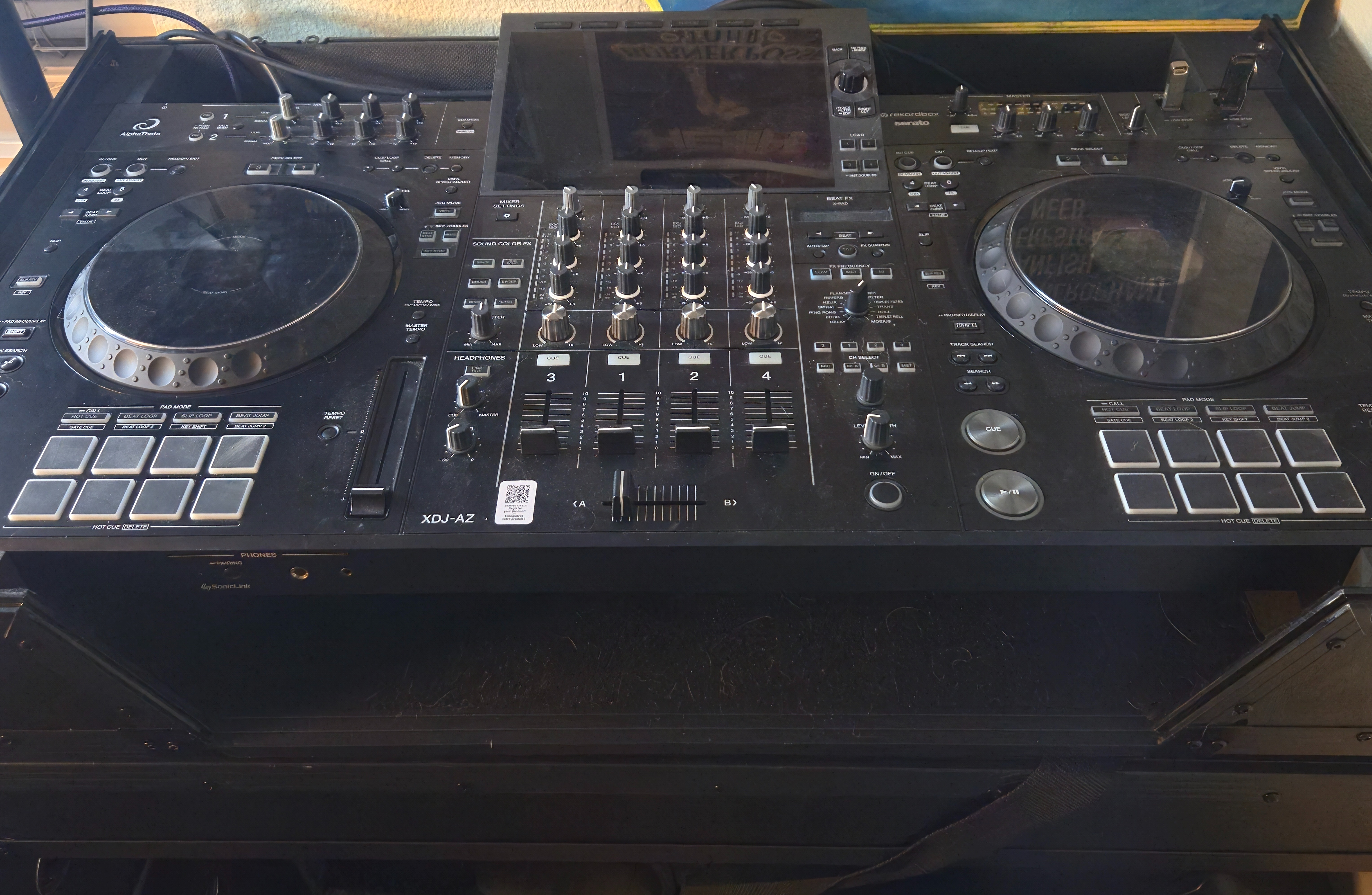 Rent Dj decks XDJ XZ from Mikul W for $57 - 150/day