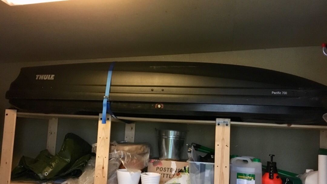 Thule pacific 700 svart