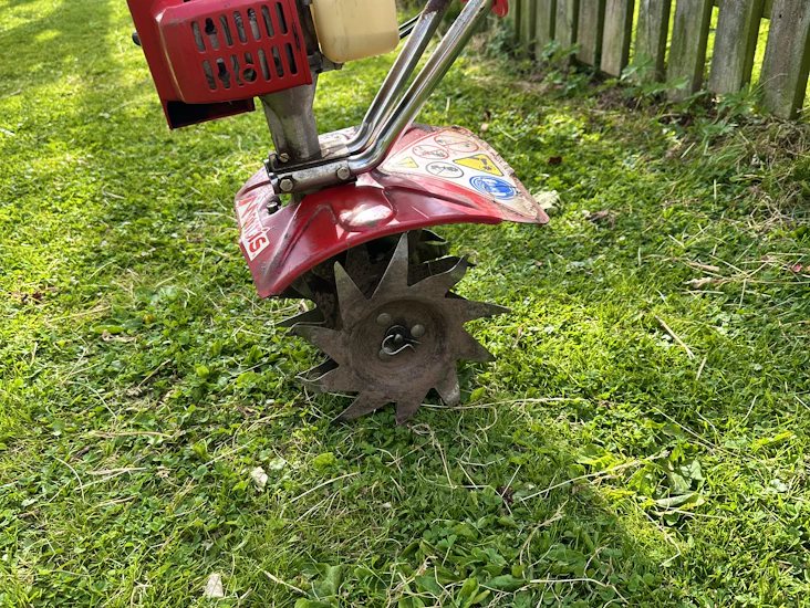 Jordfräs och mossrivare