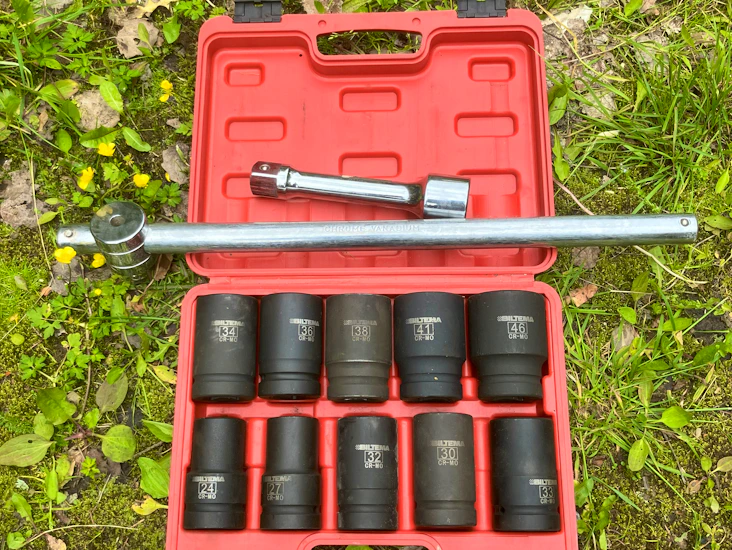 Voimahylsyt 24mm-46mm sekä vääntövarsi tuuman karalla