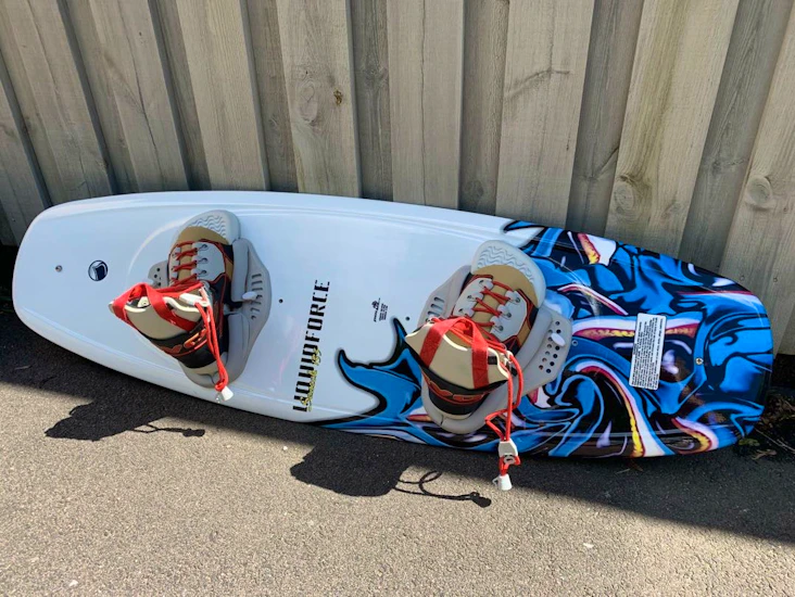 Wakeboard, inkl lina med handtag