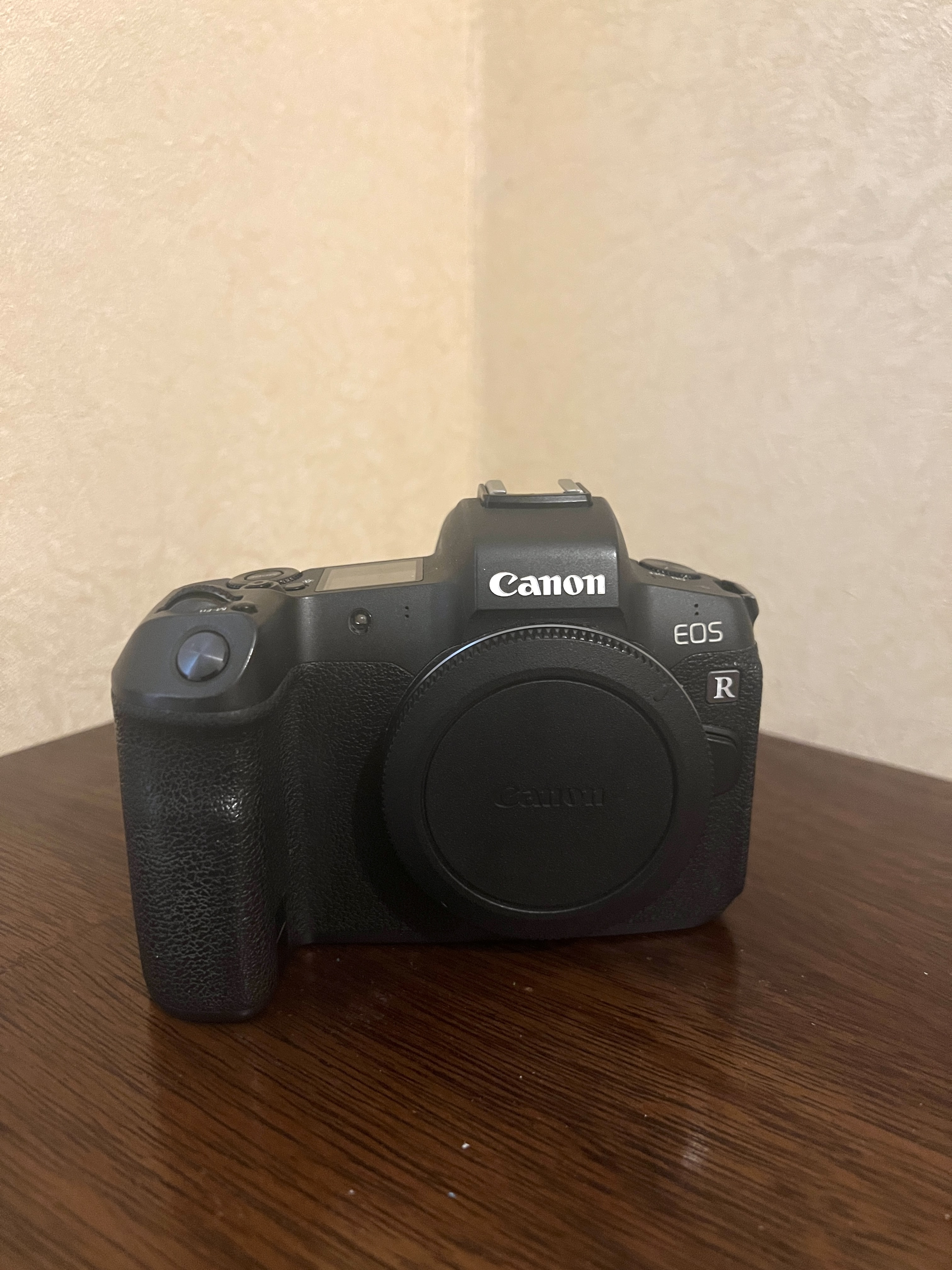 Canon eos r mirrorless 