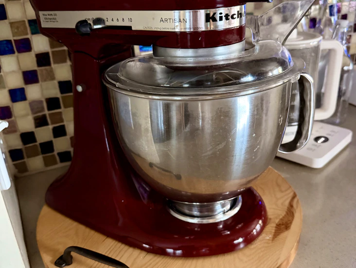 Kitchenaid artisan 5 qt stand mixer