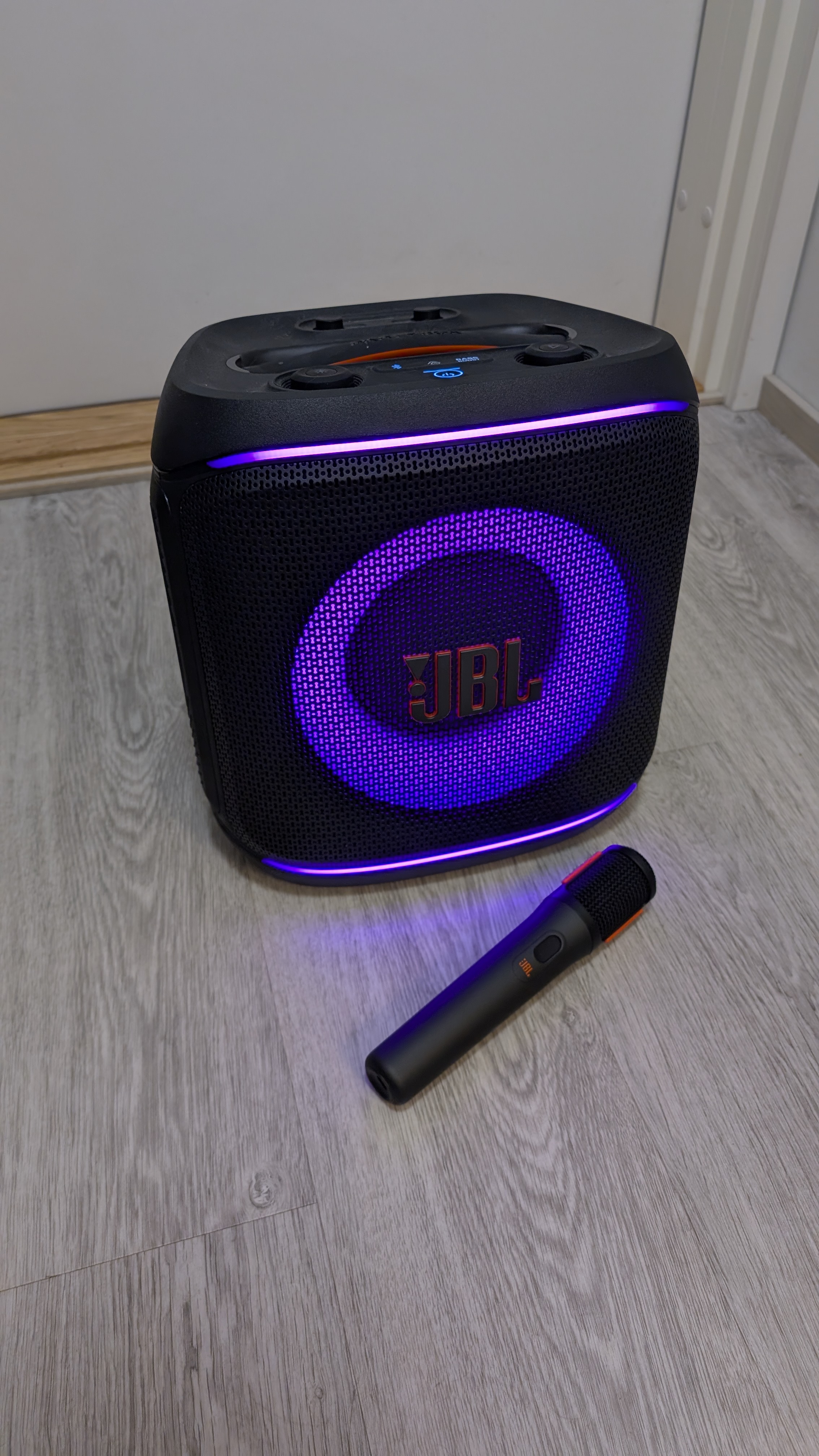Jbl partybox encore 2 + mikrofoni