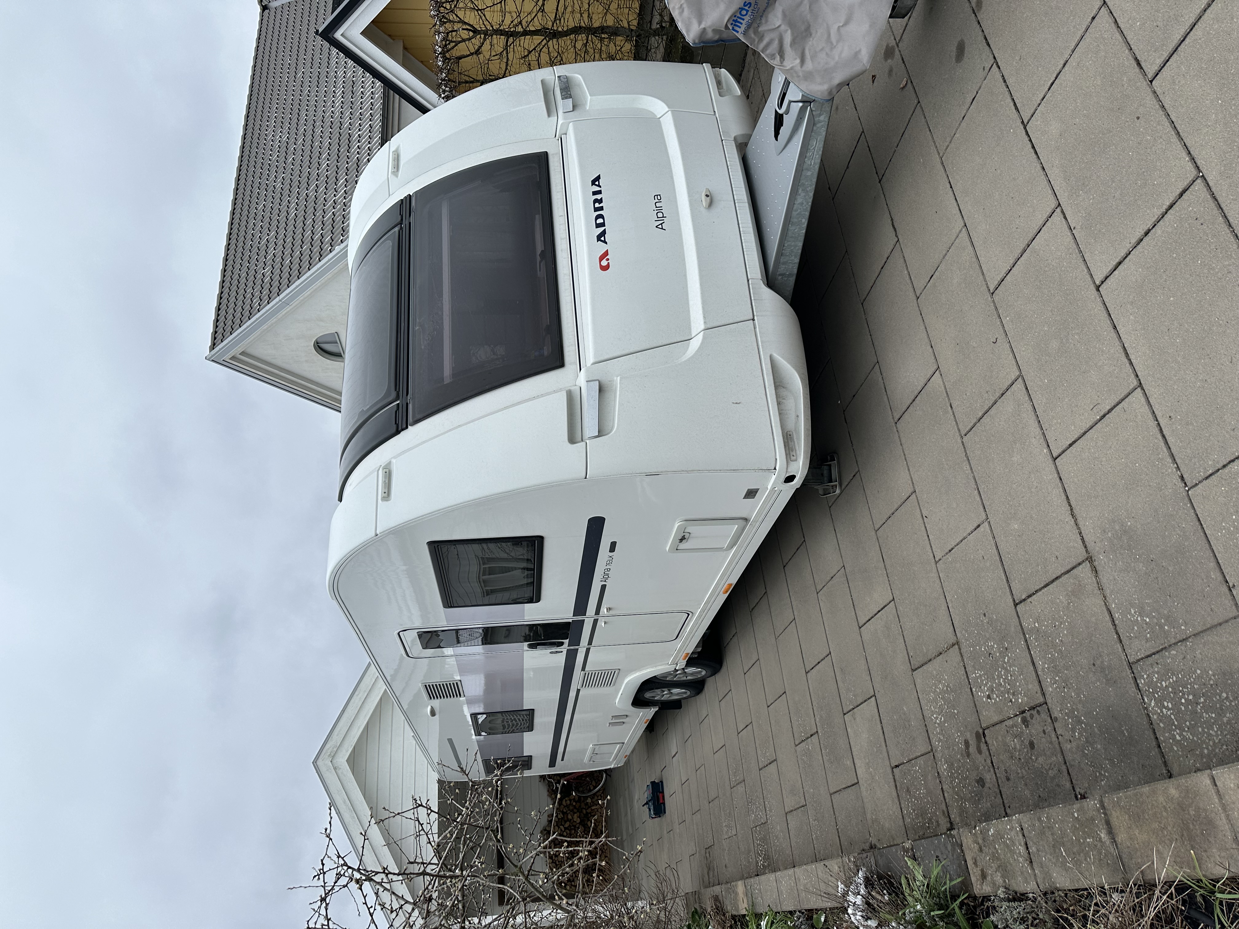 Adria 763 uk 9 personer