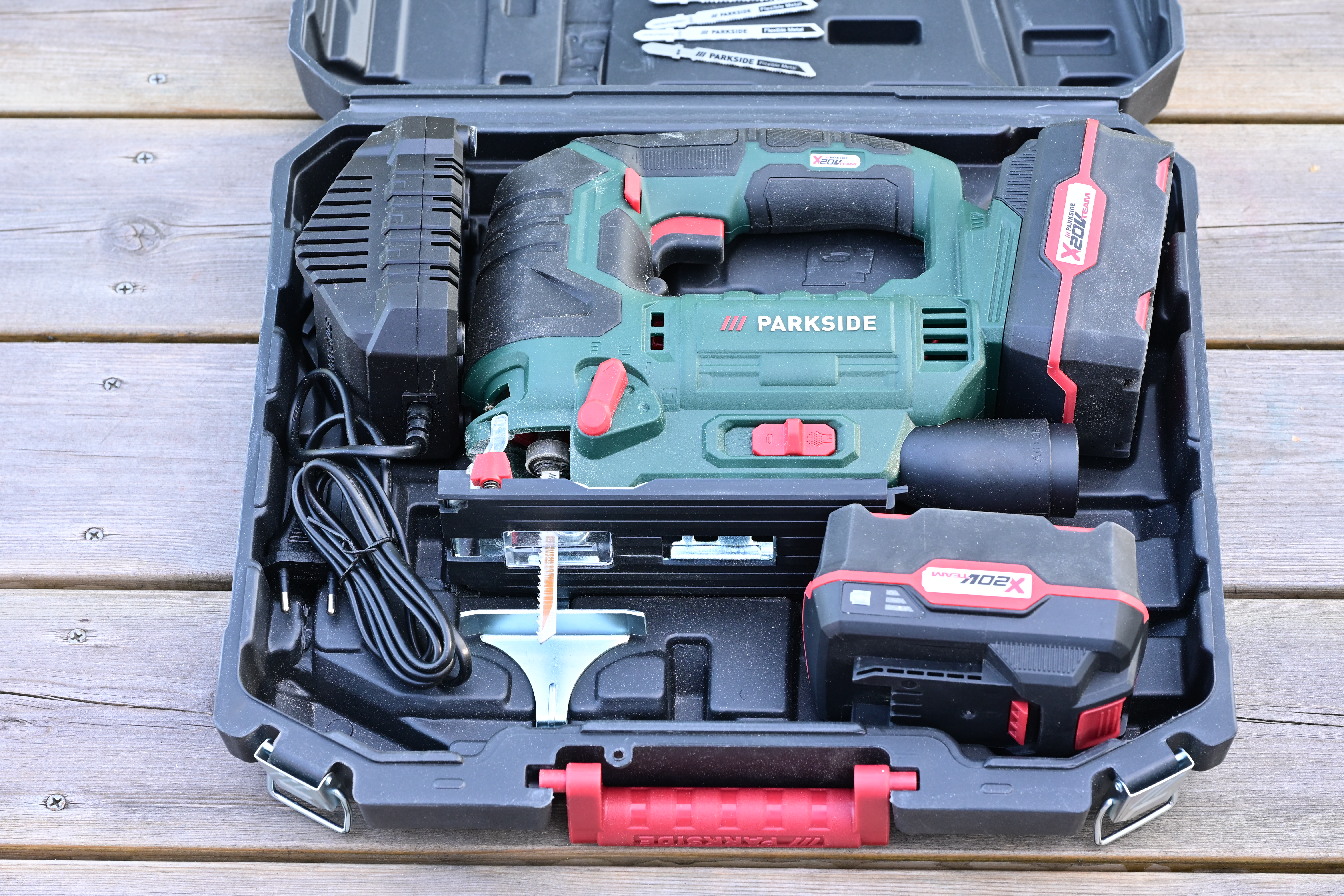 Parkside 20v sticksåg + laddare och sågblad