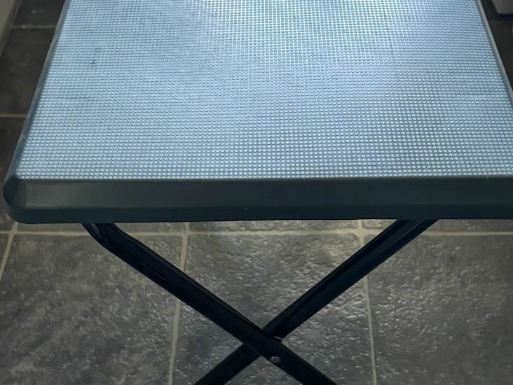 Small camping table - dismantleable