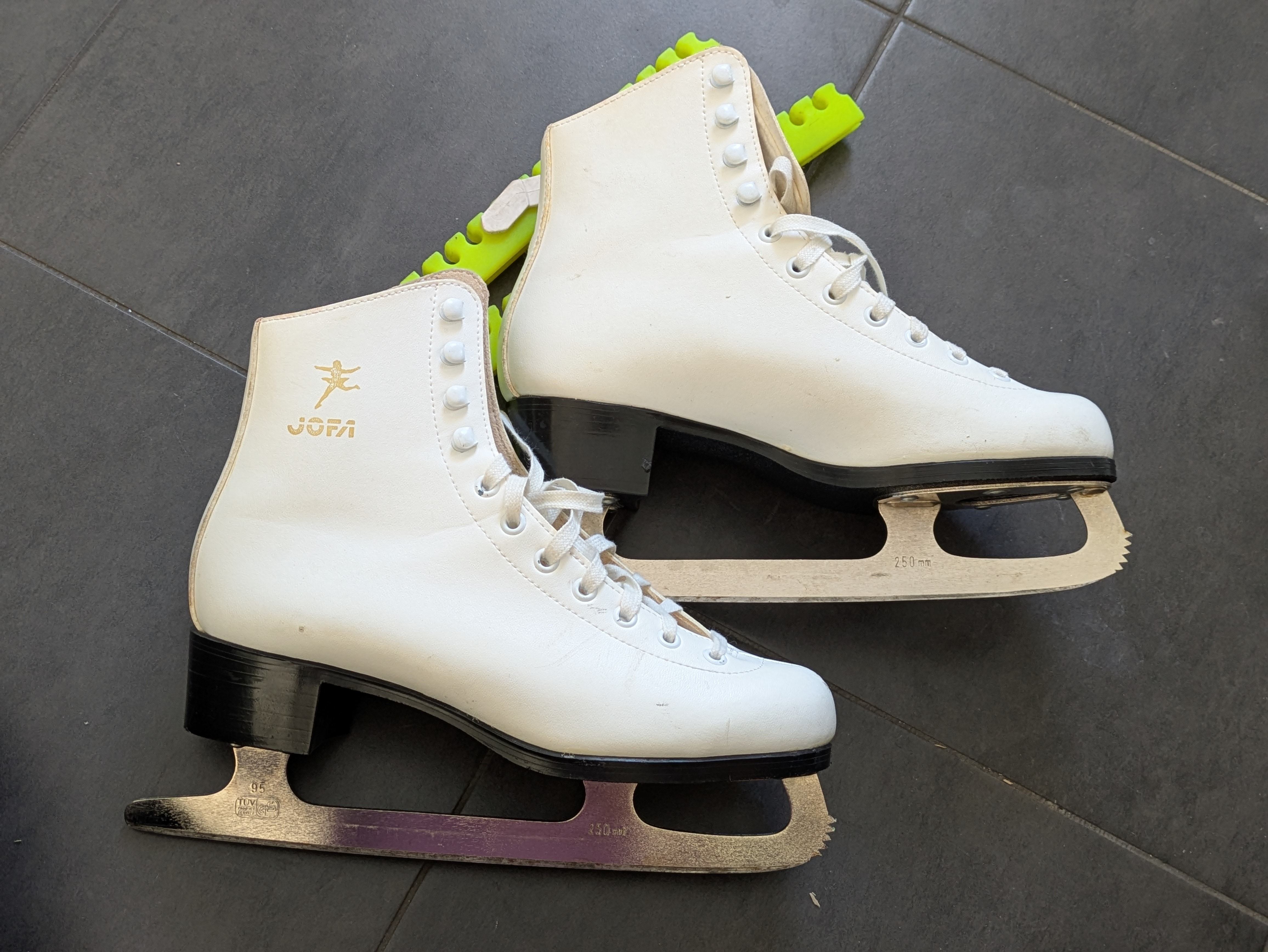 Slipade skridskor stl 39