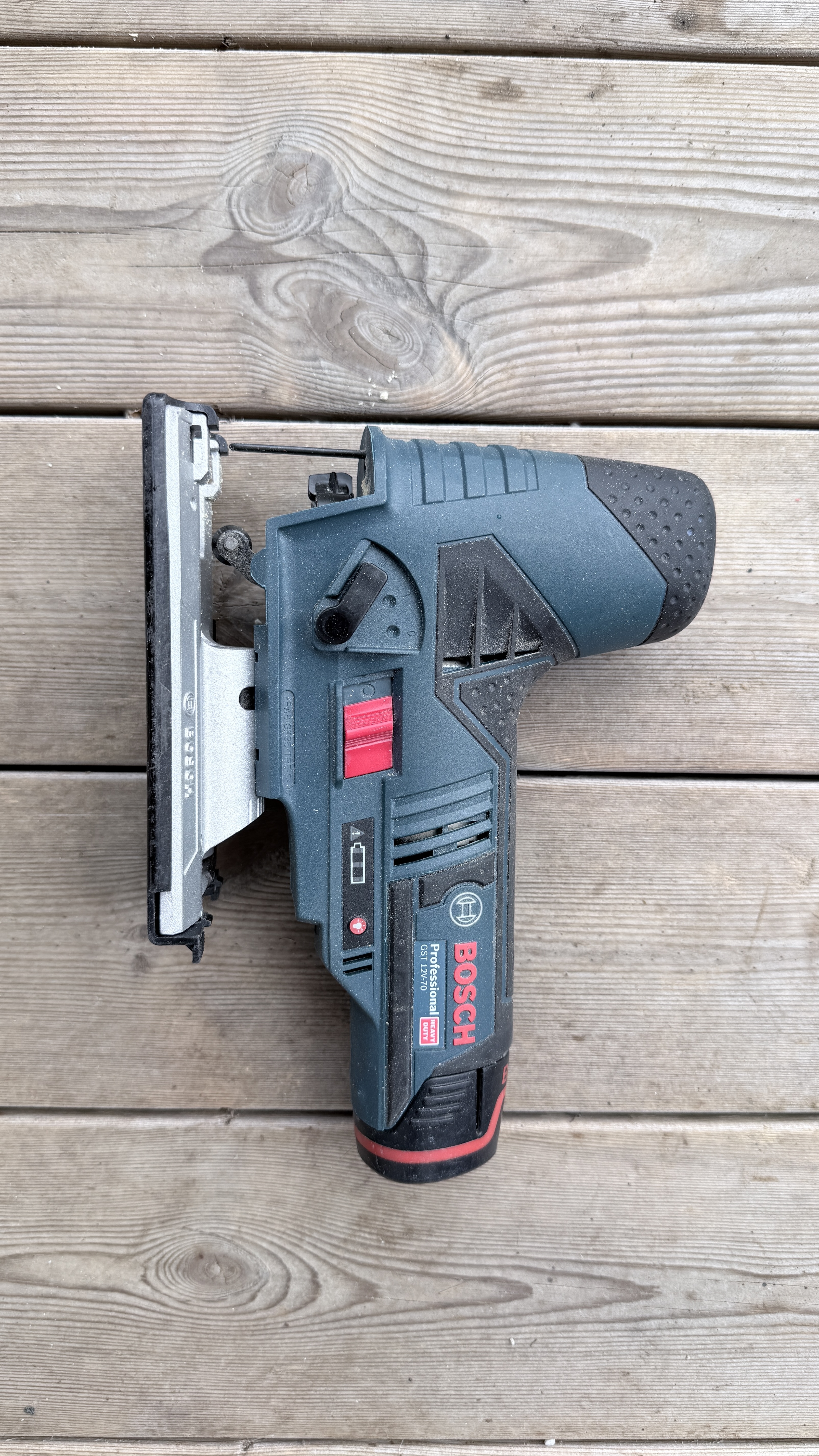 Praktisk og nett stikksag frå bosch på batteri 