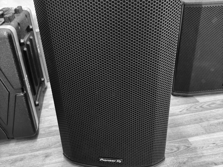 Hire pioneer dj xprs152 – 15” powered pa speaker for djs, live events & professional sound