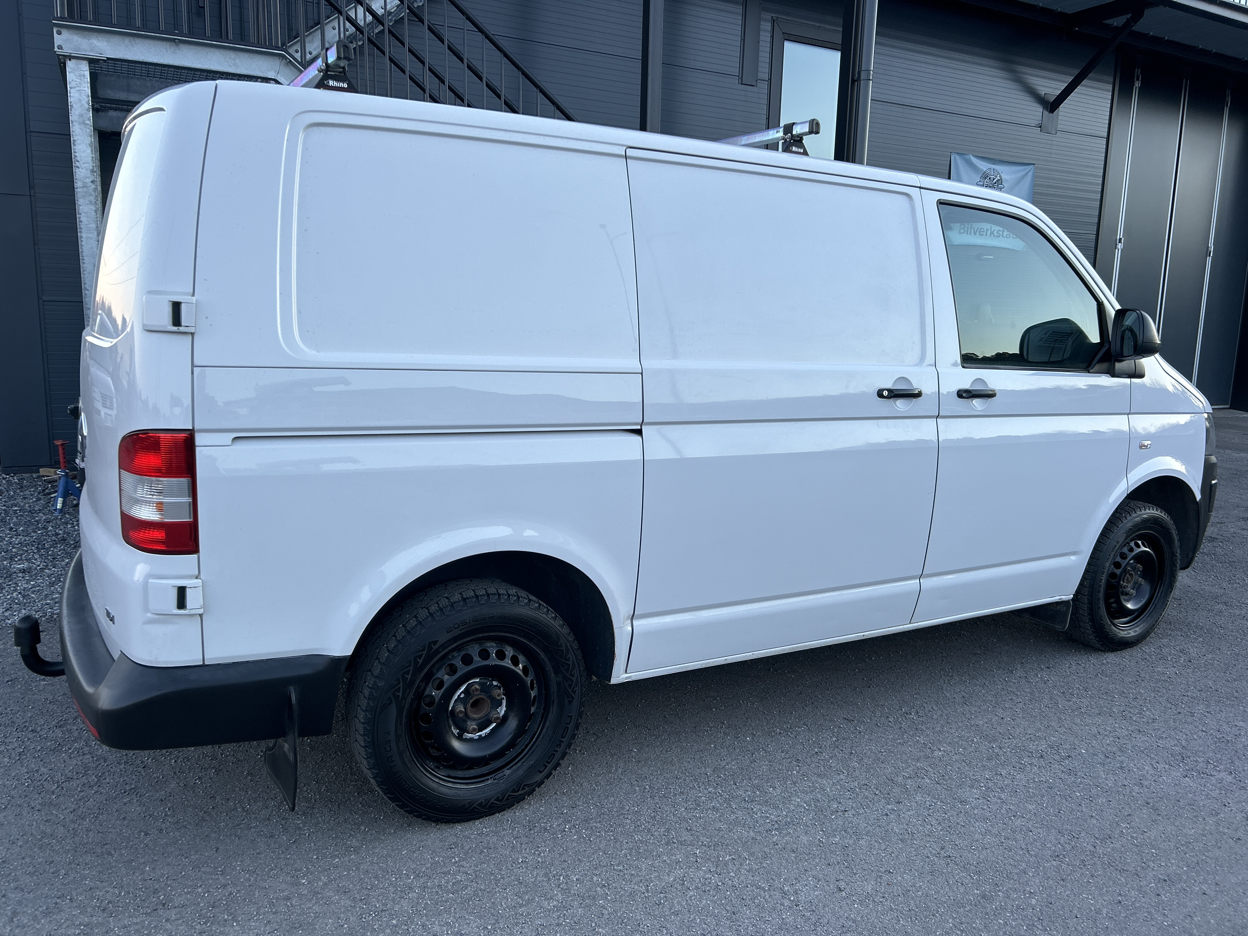 Vw transporter skåpbil flyttbil  farthållare 2.0 tdi drag ledramp 