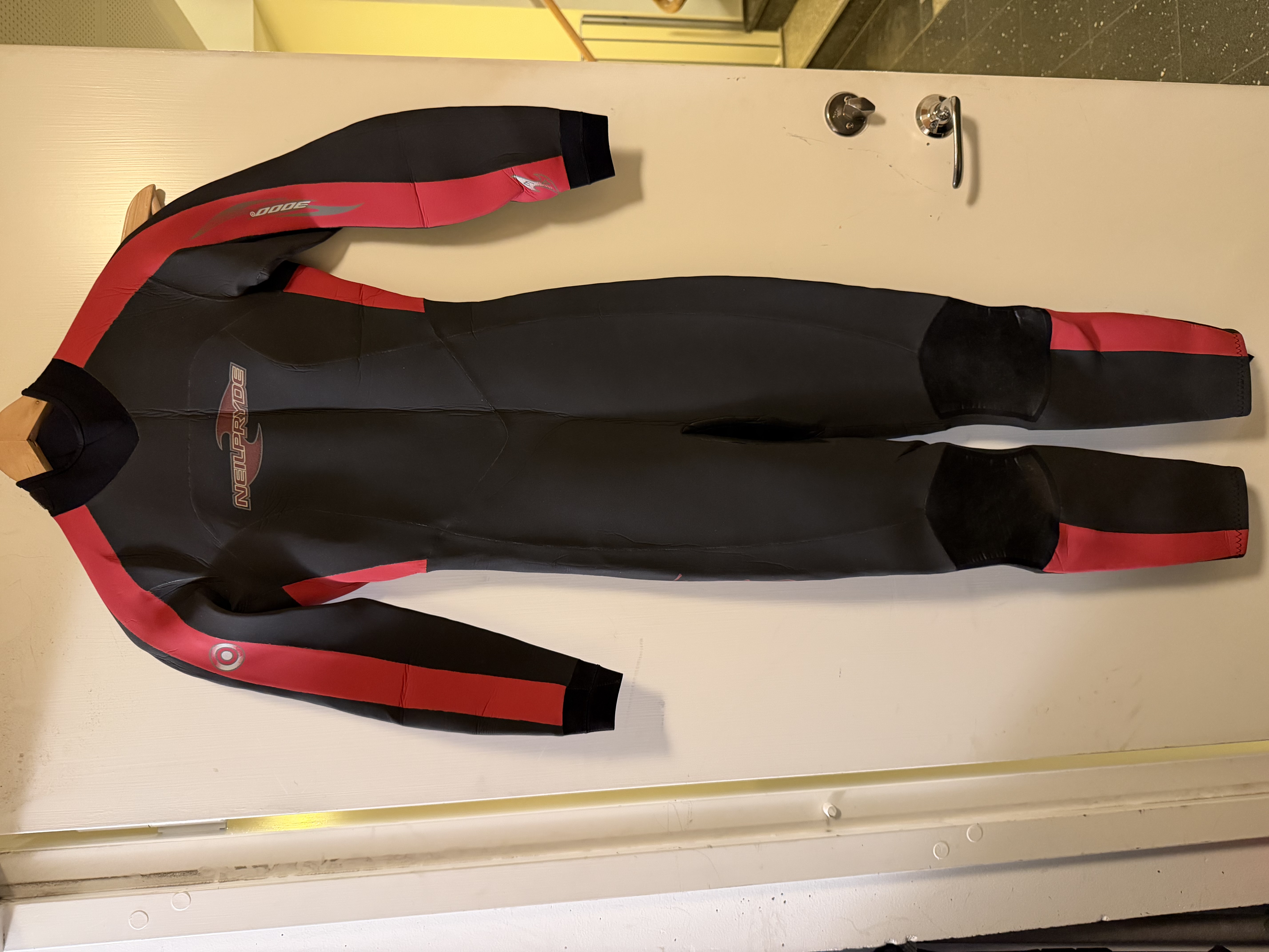 Nielpryde våtdräkt dam strl 36 – perfekt för vattensport