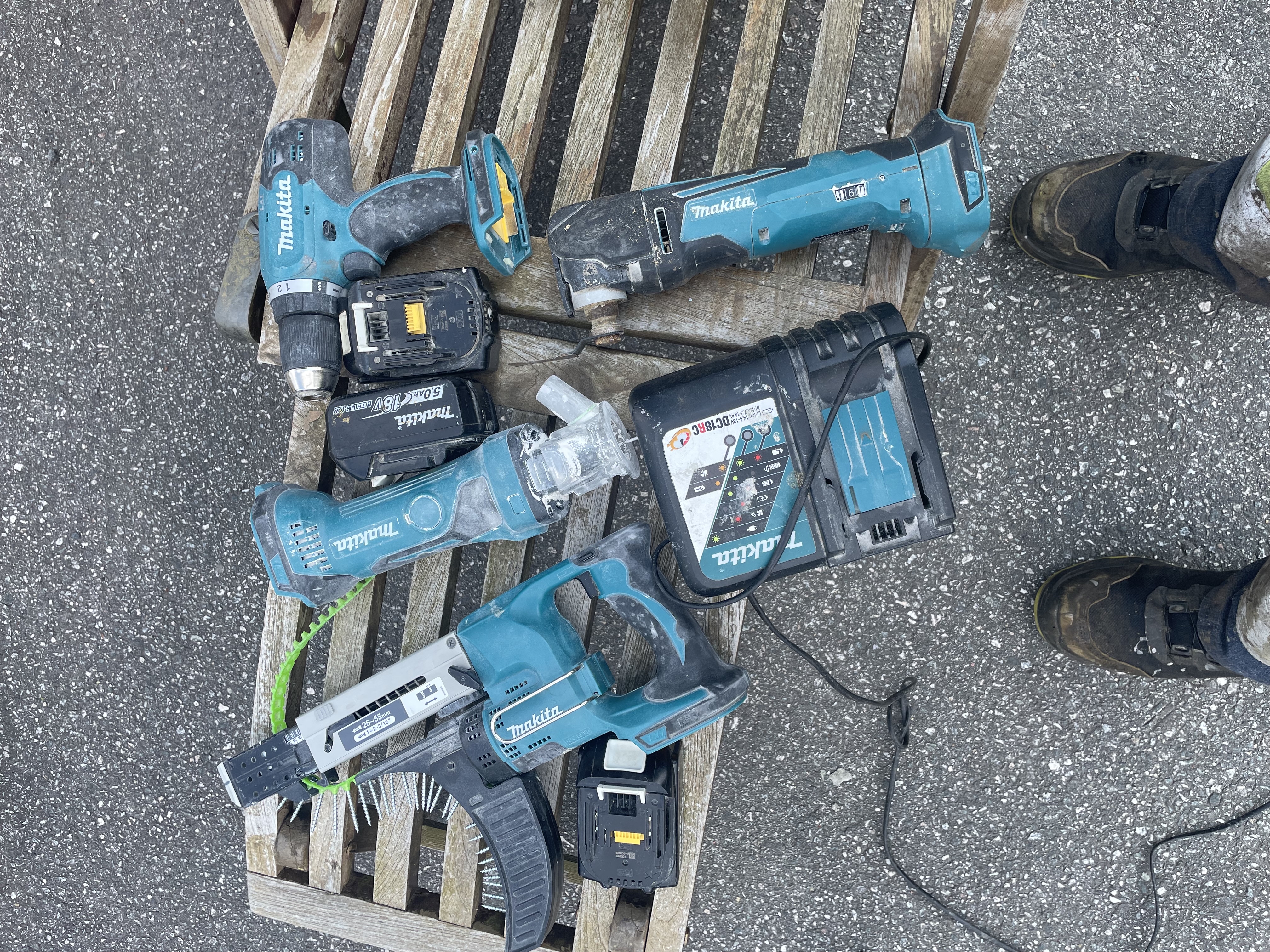 Skruautomat, gipsfres og mer til leie