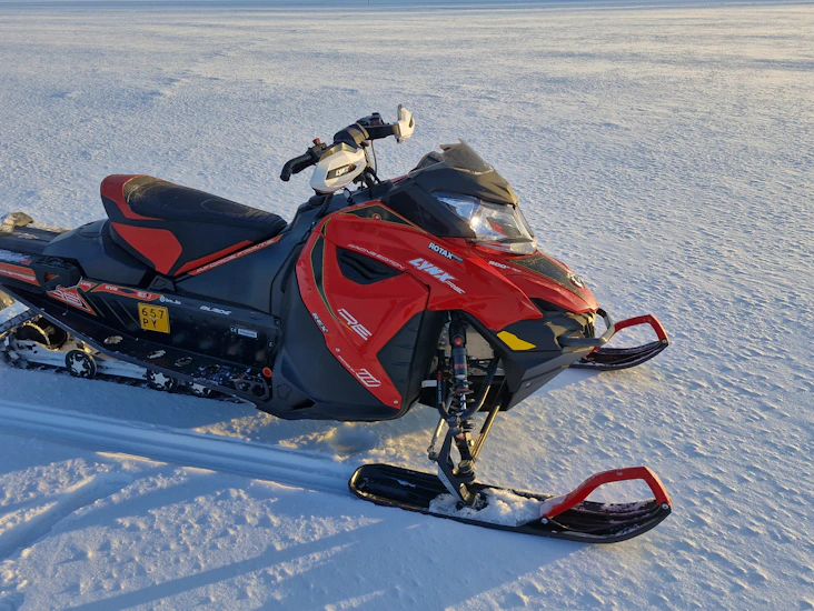 Vuokrataan lynx 600 re moottorikelkka