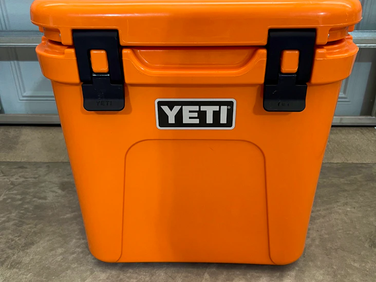 Yeti roadie 24 hard cooler - limited edition king crab orange