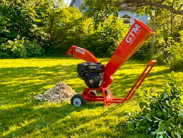 Kraftig bensindrevet kvistkutter