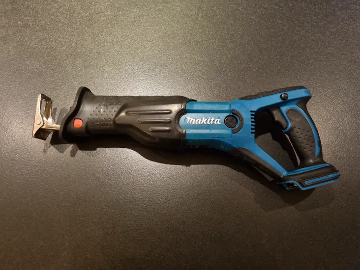 Makita 18v bajonettsag djr181
