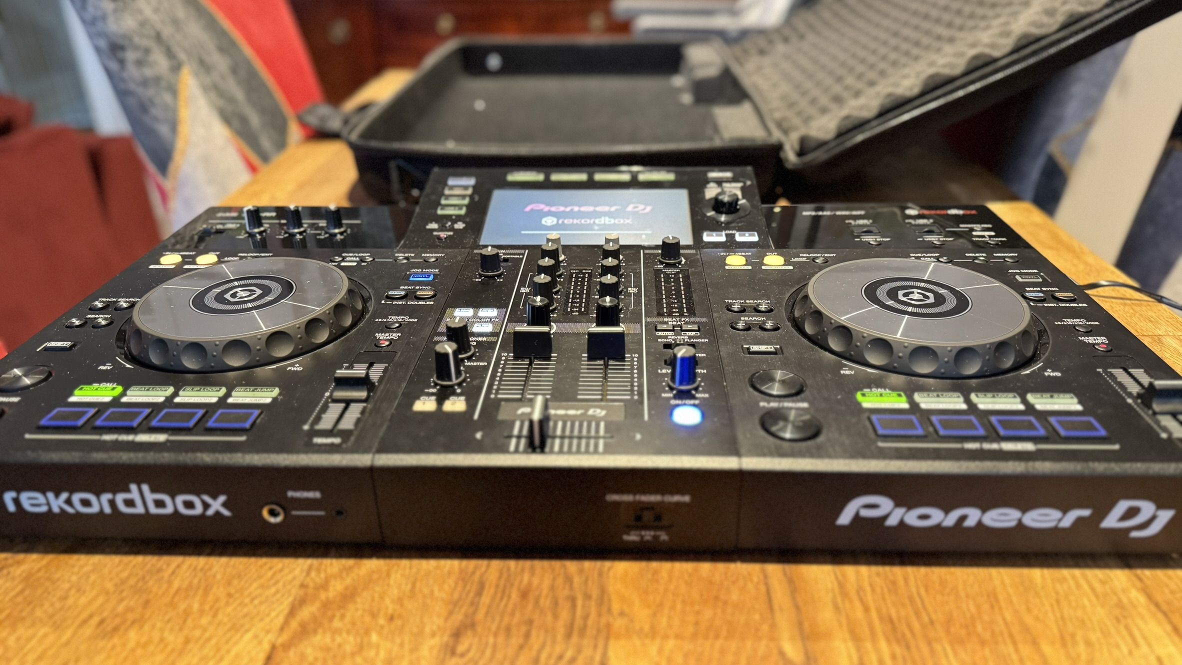 Pioneer xdj-rr all-in-one dj controller