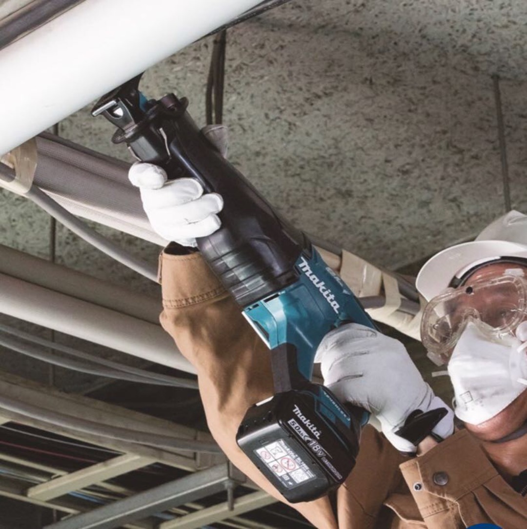 Makita bajonettsag 18v, med sagblad