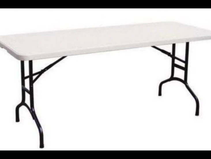 Utleie av klappstoler og bord (pris gjelder hele leieperioden)