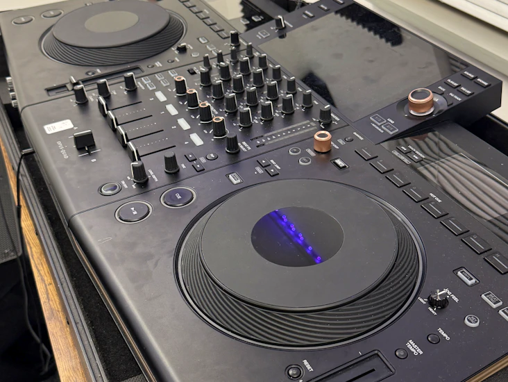 3-4-2 offer** pioneer dj decks turntables opus-quad all-in-one with headphones and travel hardcase