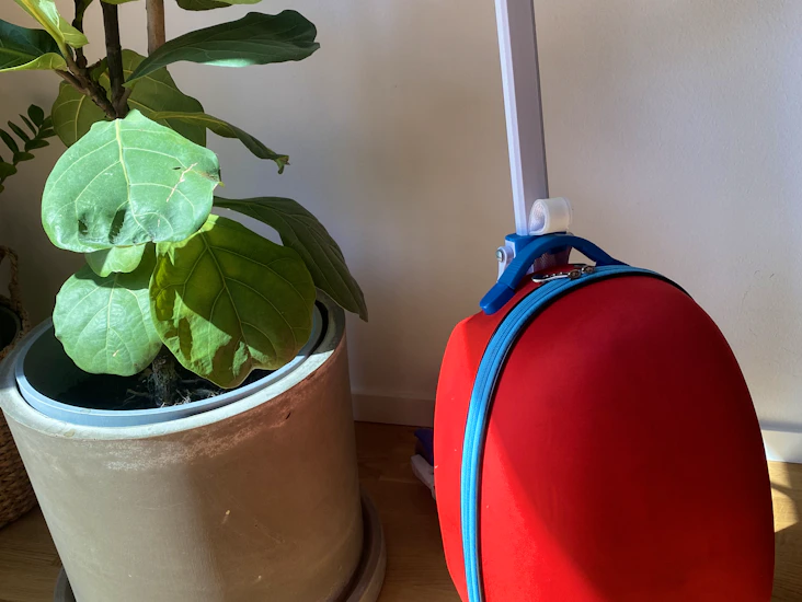 Resväska med inbyggd sparkcykel – rolig & praktisk resa