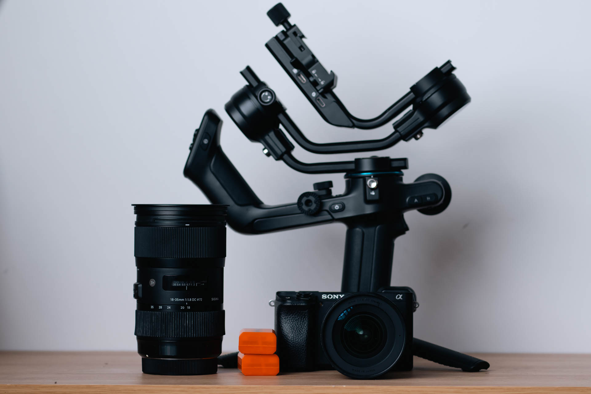 Filmmaking kit – a6400 + 16 mm  + 18-35 mm + 2 batteries + 64 gb card + gimbal