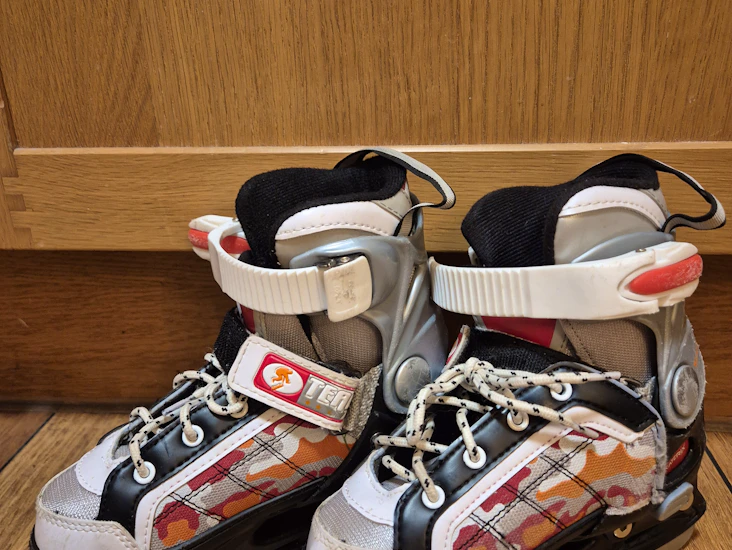 Ishockeyskøyter str. 29-32