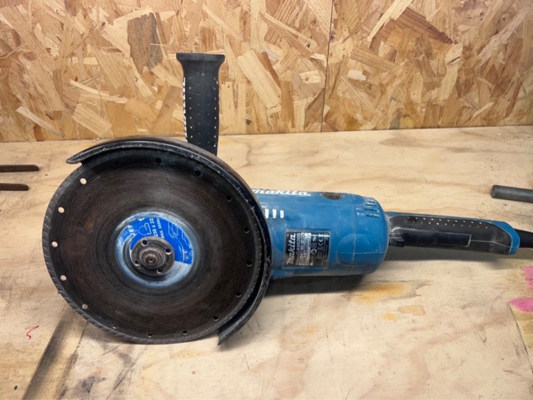 Makita vinkelsiper 230mm 