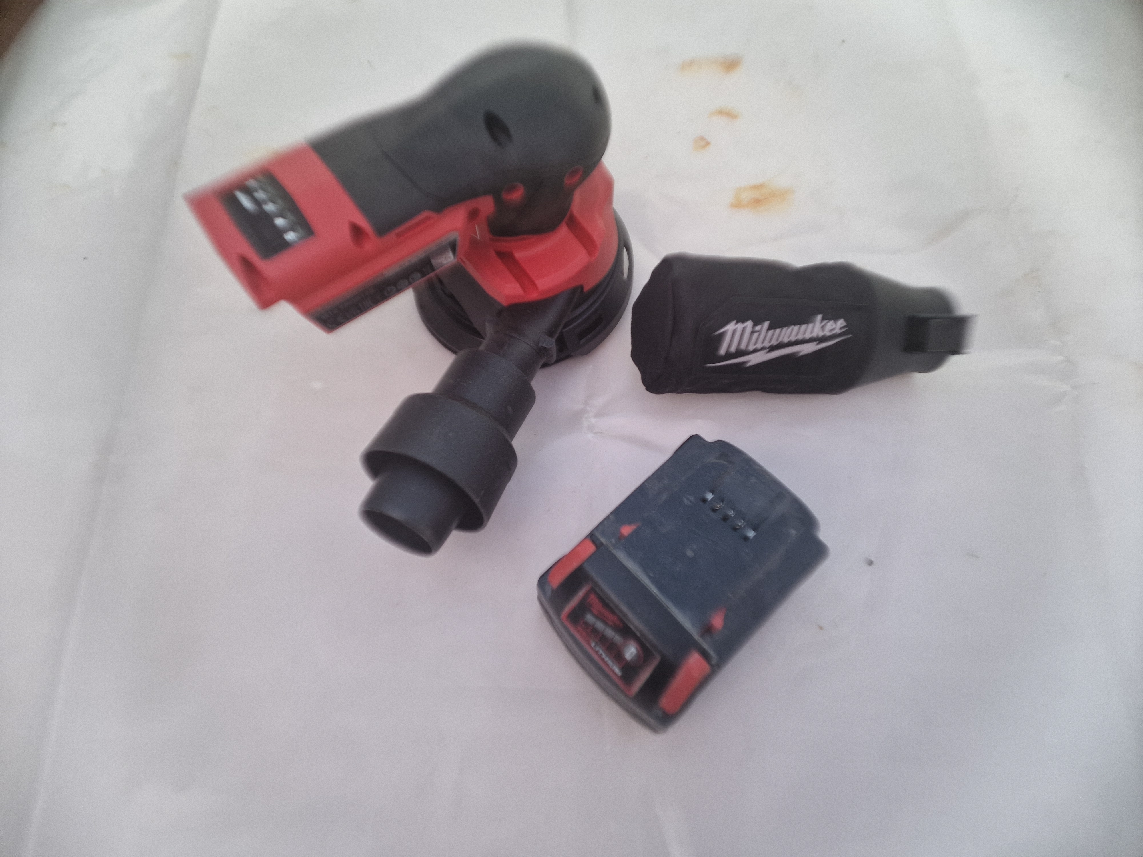 Milwaukee 125 mm random orbit sander