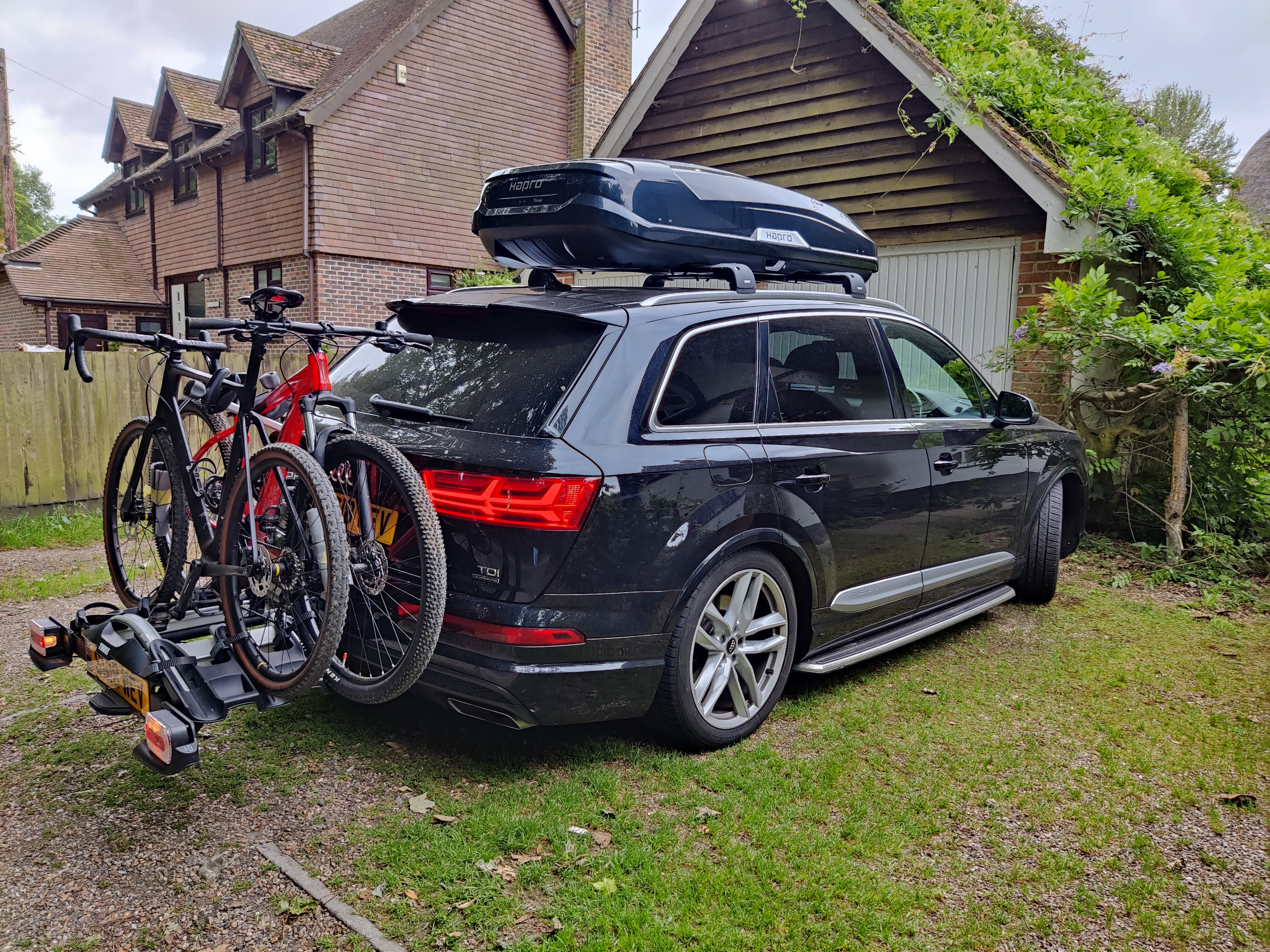 Thule velocompact 4 bike cycle carrier for tow bar 