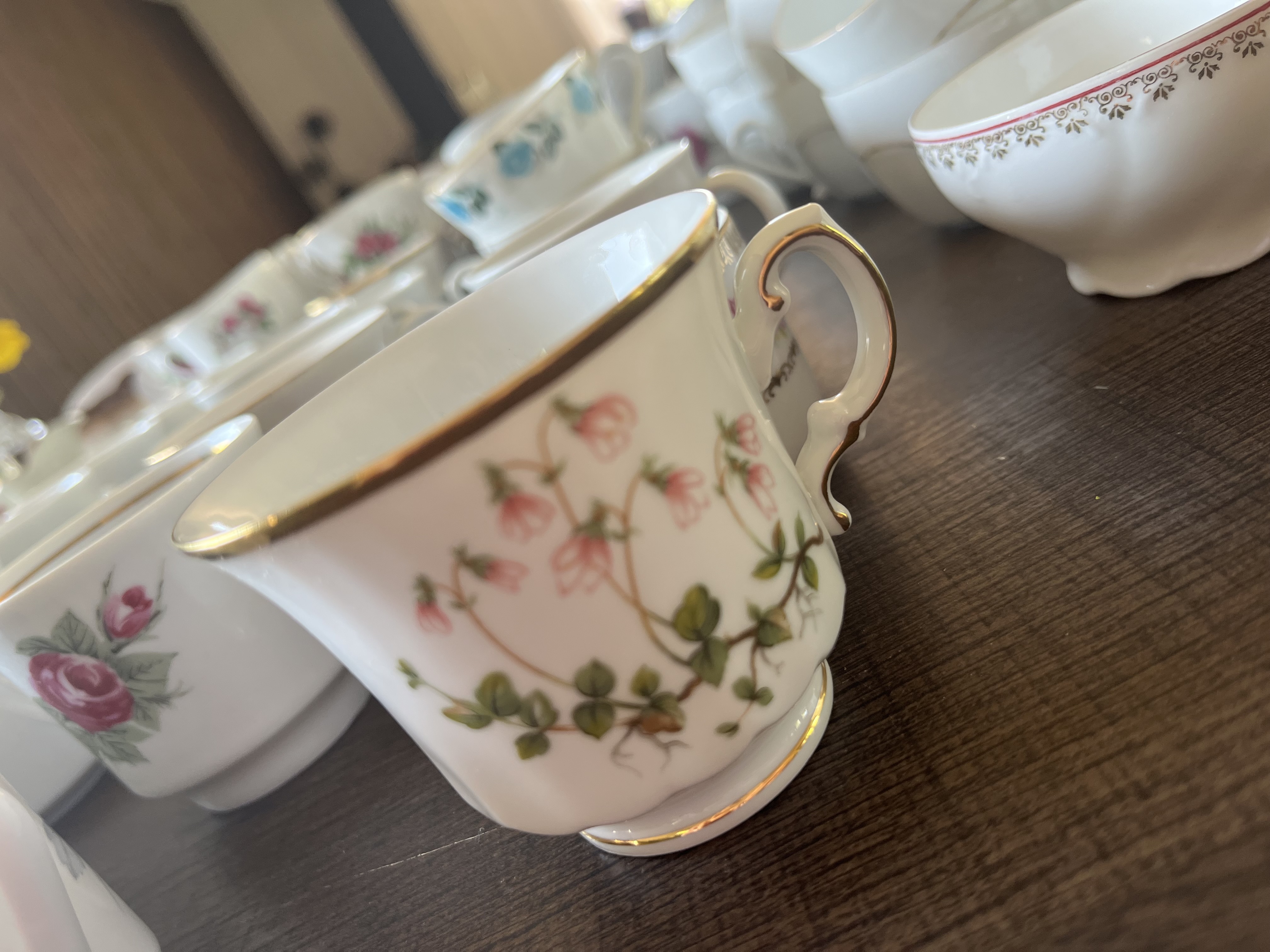 85 vintage kaffekoppar – perfekt till bröllop, dop & fest
