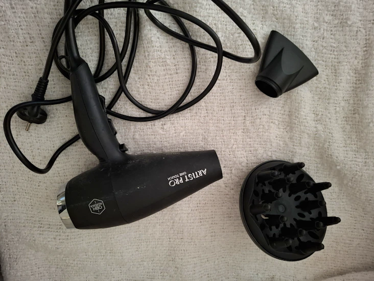 Hårfön utav märket obh nordica artist pro one touch ac