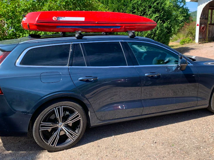 Rymlig takbox inklusive takräcken