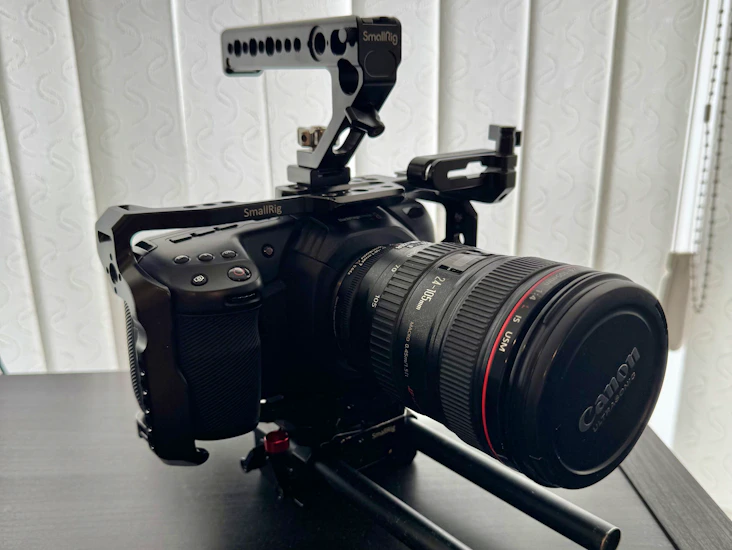 Blackmagic pocket cinema camera 4k - shooting kit w/ case