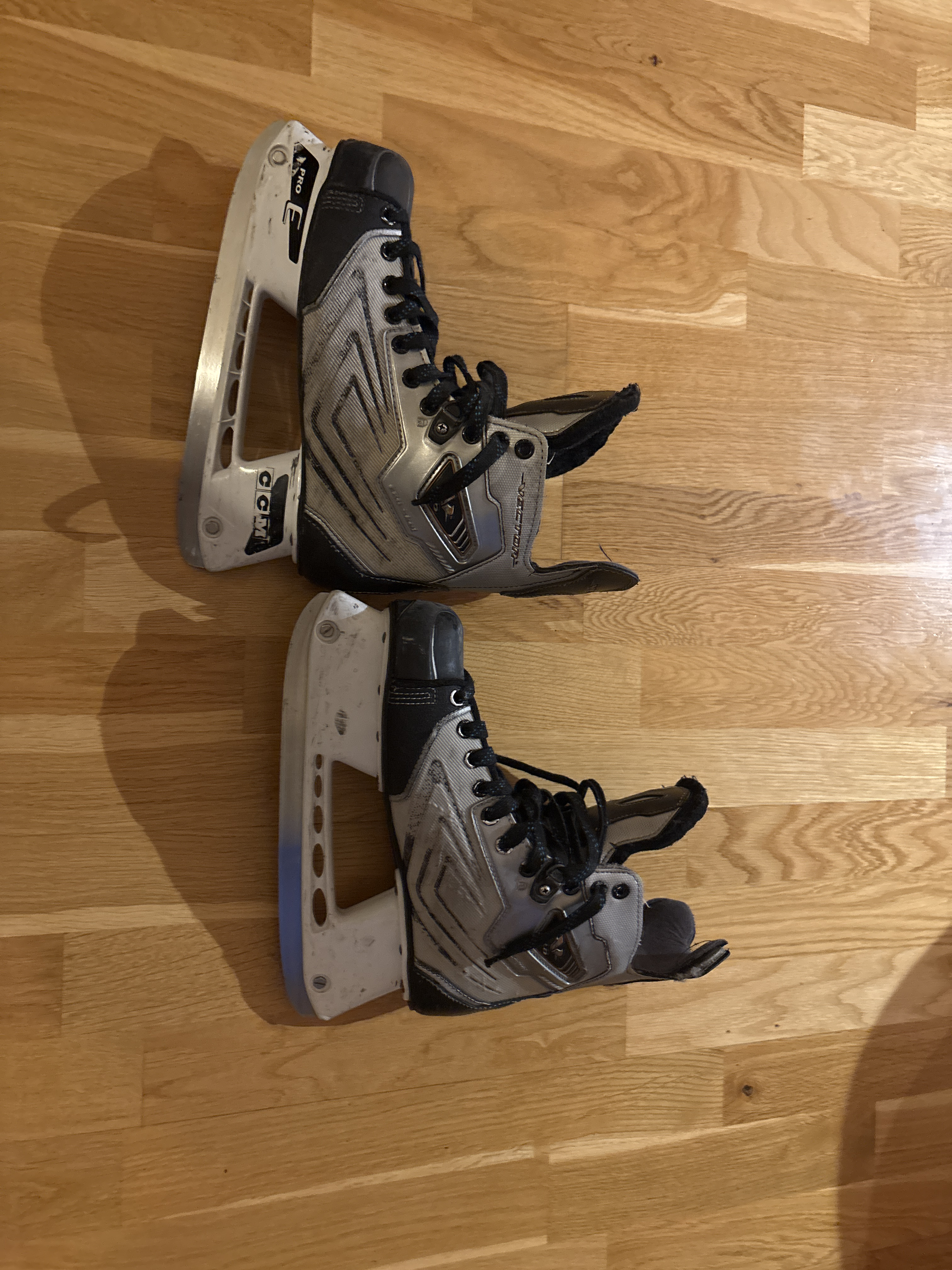 Ccm hockey skøyter størrelse 42,5