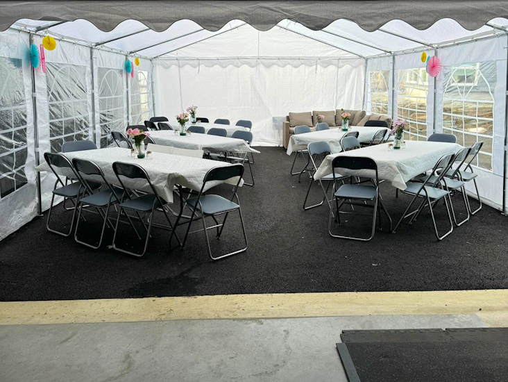 Stort og flott partytelt til leie. hele 5*8m.