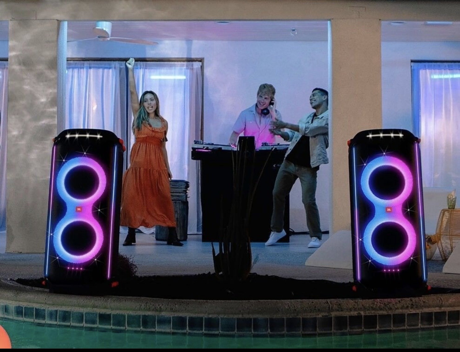 Jbl ultimate høyttaler med mikrofon