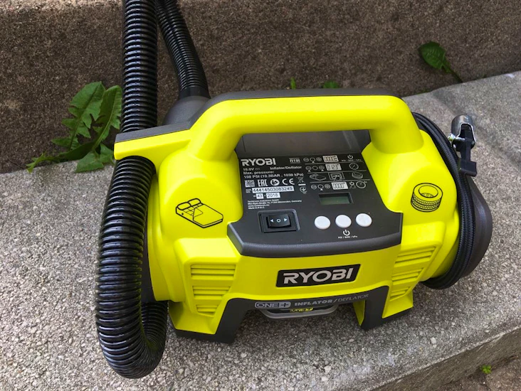 Batteridriven, liten pump