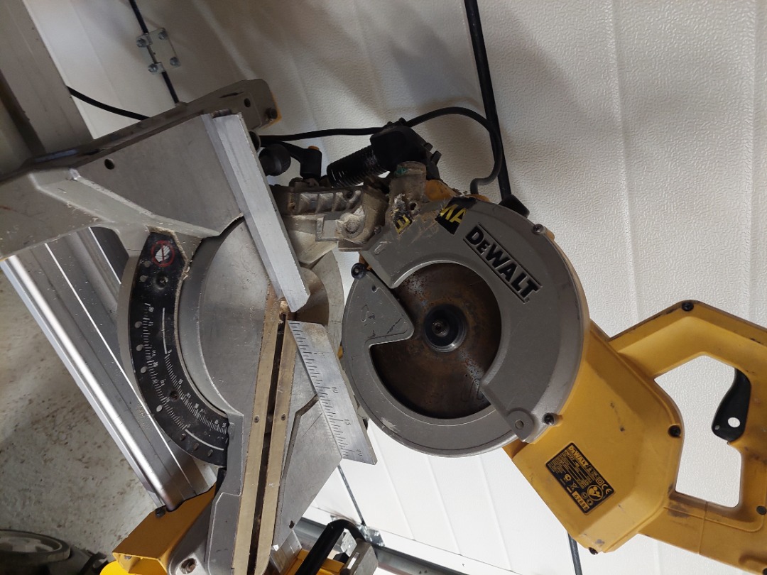 De walt dws777 kapp og gjere sag