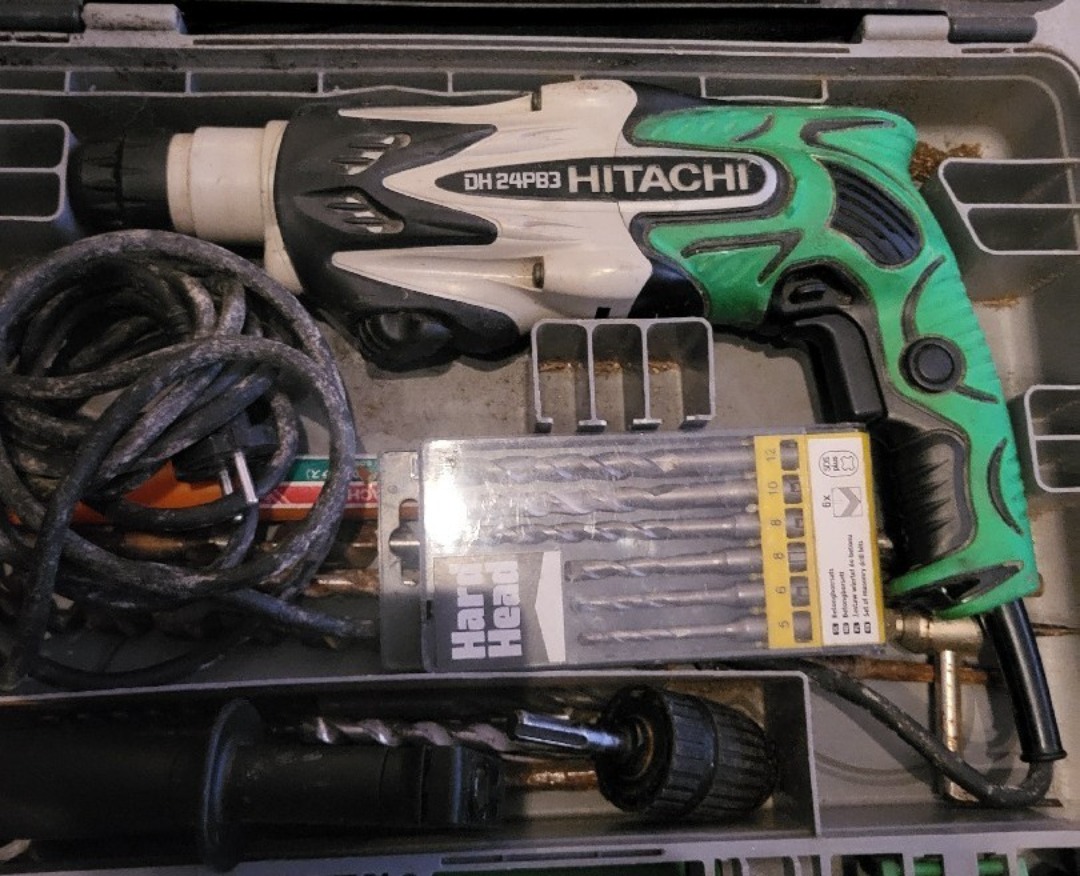 Hitachi bor og slagdrill