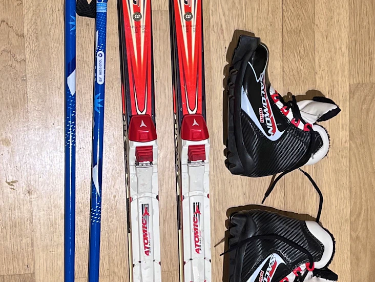 Längdskidor utrusning för barn 5-8år