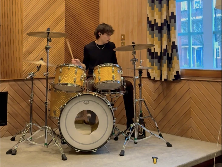 Ludwig standard s-330 1971 4-piece drumkit in gold astro outfit