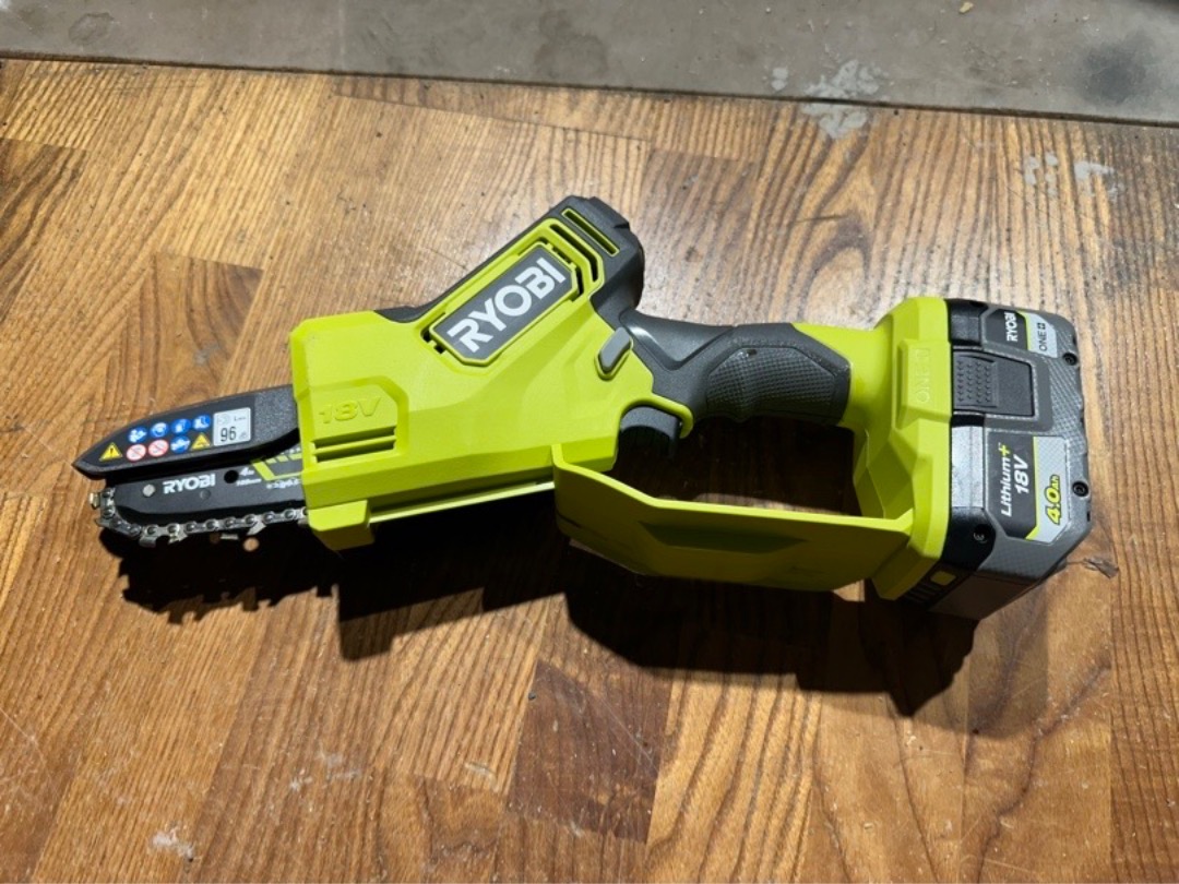 Ryobi grensåg på batteri